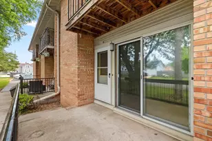 908 Georgia St, Oshkosh, WI 54902 - Photo 2