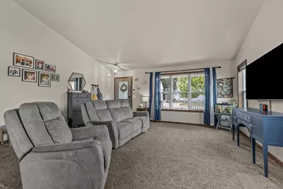 607 W 5th Street, Shawano, WI 54166 - Photo 8