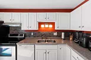 812 Kay Kourt, Neenah, WI 54952 - Photo 12