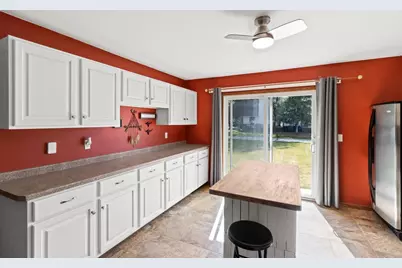 812 Kay Kourt, Neenah, WI 54952 - Photo 6