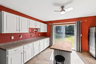 812 Kay Kourt, Neenah, WI 54952 - Photo 6