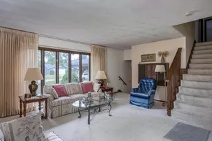 1017 E Capitol Dr, Appleton, WI 54911 - Photo 8