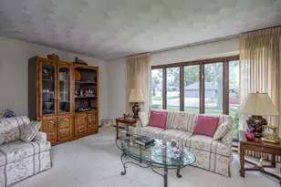1017 E Capitol Dr, Appleton, WI 54911 - Photo 10
