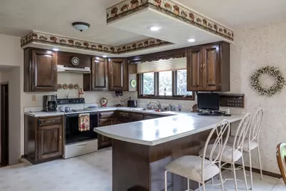 1017 E Capitol Drive, Appleton, WI 54911 - Photo 2