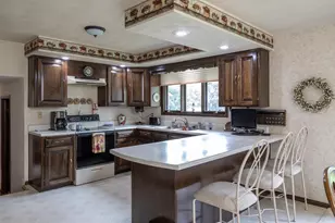 1017 E Capitol Dr, Appleton, WI 54911 - Photo 2