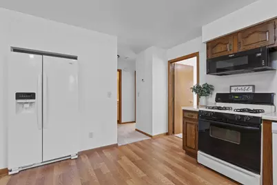 2352 Mount Vernon Street, Oshkosh, WI 54901 - Photo 8
