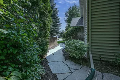 422 Bosworth Lane, Neenah, WI 54956 - Photo 6