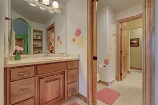 422 Bosworth Ln, Neenah, WI 54956 - Photo 42