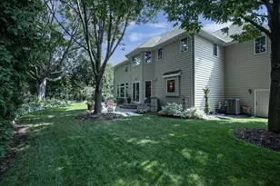 422 Bosworth Ln, Neenah, WI 54956 - Photo 10