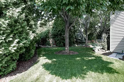 422 Bosworth Lane, Neenah, WI 54956 - Photo 8