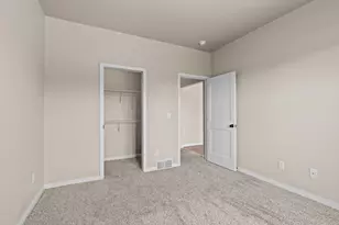 1897 Meadowland Ct, Green Bay, WI 54311 - Photo 16