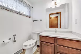 1082 Kenwood St, Green Bay, WI 54304 - Photo 24