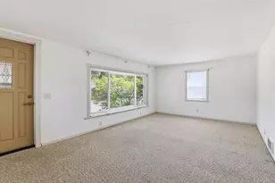 521 E Calumet St, Appleton, WI 54915 - Photo 2
