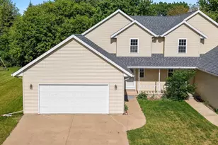 1091 Stillmeadow Ln, Menasha, WI 54952 - Photo 1