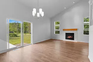 1091 Stillmeadow Ln, Menasha, WI 54952 - Photo 4