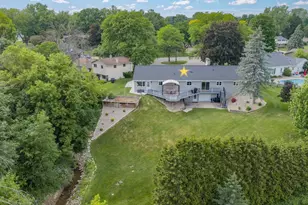 2687 Vissers Ct, Green Bay, WI 54313 - Photo 10