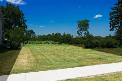406 W 5th Avenue, Oshkosh, WI 54902 - Photo 2