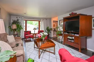 1738 Debra Ln, Green Bay, WI 54302 - Photo 4