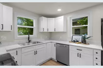 825 Crooks Street, Green Bay, WI 54301 - Photo 22