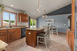 1578 Lone Oak Dr, Neenah, WI 54956 - Photo 6