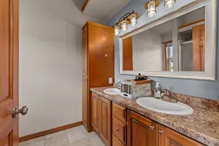1578 Lone Oak Dr, Neenah, WI 54956 - Photo 18