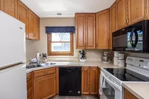 1710 Arlington Dr, Oshkosh, WI 54904 - Photo 6