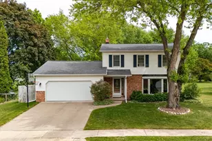 1710 Arlington Dr, Oshkosh, WI 54904 - Photo 1