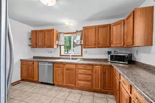 17 N 5th St, Winneconne, WI 54986 - Photo 2