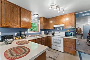 1022 Coppens Rd, Green Bay, WI 54303 - Photo 8