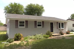 941 S 41st St, Manitowoc, WI 54220 - Photo 26