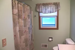 941 S 41st St, Manitowoc, WI 54220 - Photo 12
