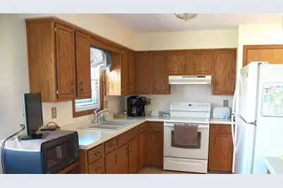 941 S 41st Street, Manitowoc, WI 54220 - Photo 4