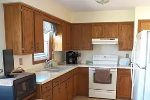 941 S 41st St, Manitowoc, WI 54220 - Photo 4