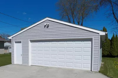 941 S 41st Street, Manitowoc, WI 54220 - Photo 20