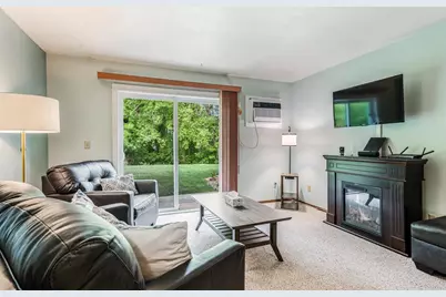 1 Altendorf Place #8, Kaukauna, WI 54130 - Photo 4