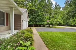 421 Eklund St, Peshtigo, WI 54157 - Photo 6