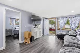 709 E Goodall St, Appleton, WI 54915 - Photo 4