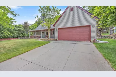715 Hawthorn Drive, West Bend, WI 53095 - Photo 4