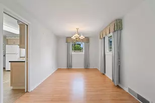 915 Tommark St, Green Bay, WI 54304 - Photo 12