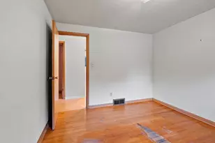 915 Tommark St, Green Bay, WI 54304 - Photo 32