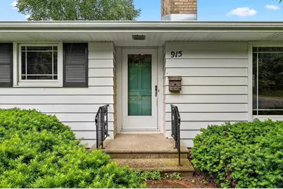 915 Tommark Street, Green Bay, WI 54304 - Photo 2