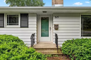 915 Tommark St, Green Bay, WI 54304 - Photo 2