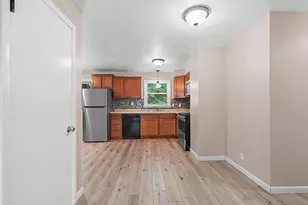 637 E Wilson Ave, Appleton, WI 54915 - Photo 10