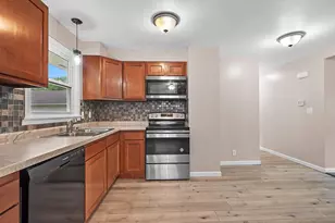 637 E Wilson Ave, Appleton, WI 54915 - Photo 12