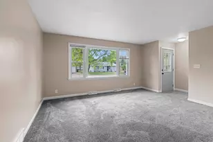 637 E Wilson Ave, Appleton, WI 54915 - Photo 8