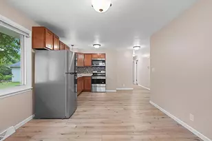 637 E Wilson Ave, Appleton, WI 54915 - Photo 14