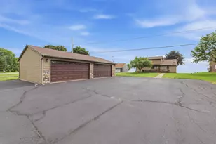 6322 Black Wolf Point Rd, Oshkosh, WI 54902 - Photo 46