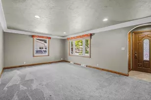 2700 N Lillian Ct, Appleton, WI 54911 - Photo 10
