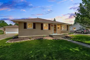 2700 N Lillian Ct, Appleton, WI 54911 - Photo 4