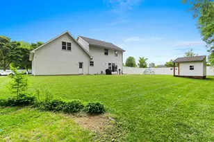 2098 S Rock River Cir, De Pere, WI 54115 - Photo 38
